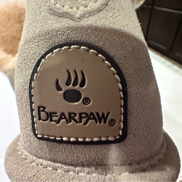 Virginia Winter White Bearpaw Boots Size 9 - Picture 6 of 10
